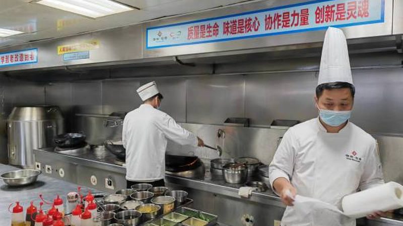 快餐小吃加盟费用主要由以下几个方面构成：