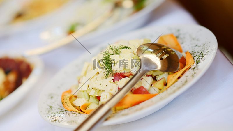 办公室零食一件代发，供应商如何选择？**